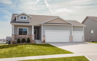 5419 165th St, Urbandale, IA 50323