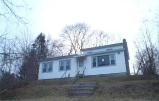 21 Temple St, Adams, MA 01220