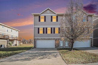 3011 Nakoma Ln, Carter Lake, IA 51510