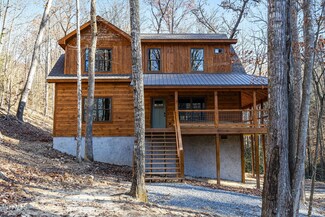 3045 Jones Creek Ln, Sevierville, TN 37862