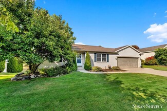 6972 Lake Bluff Dr NE, Comstock Park, MI 49321