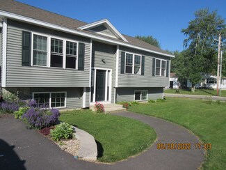 1 Carole Ct, Rochester, NH 03868