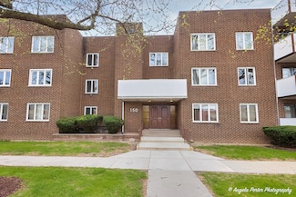 150 E Grand Ave Unit 302, Elmhurst, IL 60126