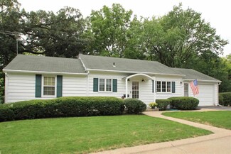 6 Rowland Ct, Iowa City, IA 52246
