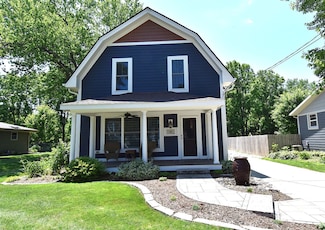 127 E Ottawa Ave, Dousman, WI 53118