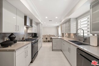 13203 Vanowen St Unit 11, North Hollywood, CA 91605