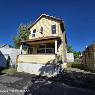 11 Bruce Ln, Wilkes Barre, PA 18702
