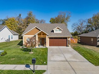 626 NW Walnut St, Grain Valley, MO 64029