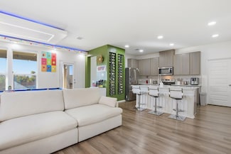 102 Whitney Dr, Elgin, TX 78621