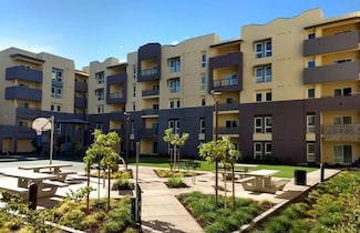 200 E 10th St, Gilroy, CA 95020