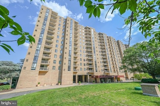 4500 S Four Mile Run Dr Unit 211, Arlington, VA 22204