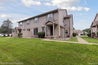1158 Bay Ct, Holly, MI 48442