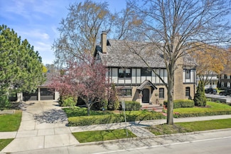304 16th St, Racine, WI 53403