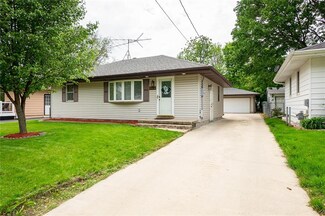 2528 E 41st Ct, Des Moines, IA 50317