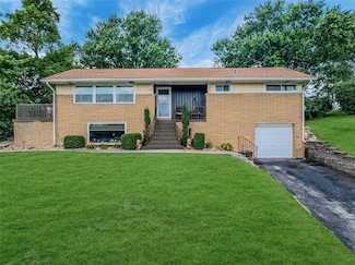 2012 Country Club Dr, McKeesport, PA 15135