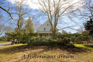 64 Hunters Brook Rd, Sagamore Beach, MA 02562