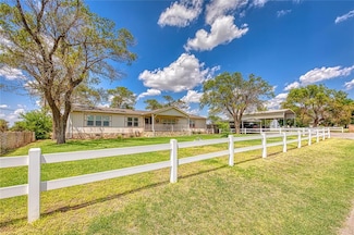 711 Sisson Ave, Sayre, OK 73662