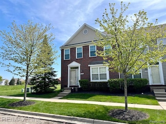 258 Stonegate E Unit 103, Pontiac, MI 48341