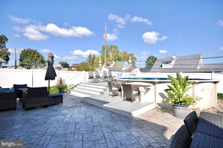 38 Plumtree Rd, Levittown, PA 19056