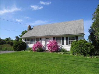 88 Winthrop St, Hallowell, ME 04347