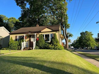 1025 W Battell St, Mishawaka, IN 46545