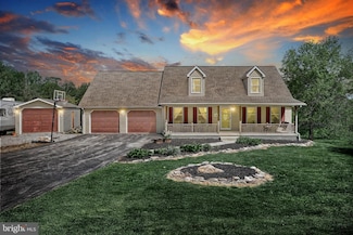 7350 Woodland Dr, Spring Grove, PA 17362