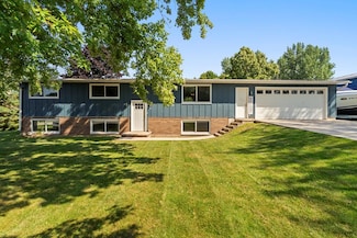 812 Belmar Place, Sturgeon Bay, WI 54235
