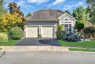 16 Henley Cir, Manchester, NJ 08759