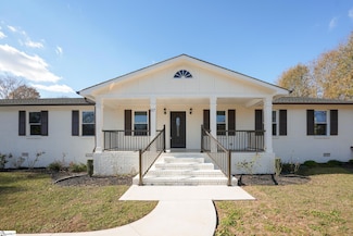 117 Garlington St, Laurens, SC 29360