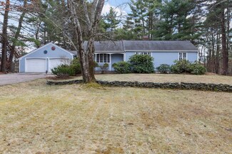 20 Cedar St, Foxboro, MA 02035