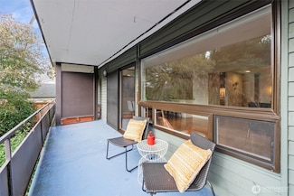 7924 212th St SW Unit 202, Edmonds, WA 98026
