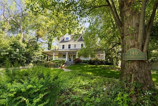 140 Montgomery Cir, New Rochelle, NY 10804