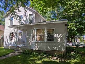 638 High St, Aurora, IL 60505