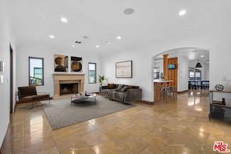 14710 Greenleaf St, Sherman Oaks, CA 91403