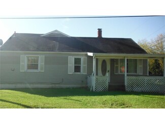 7502 Lincoln St SE, East Canton, OH 44730