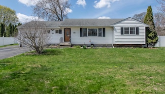 15 Simmons Dr, Saugerties, NY 12477