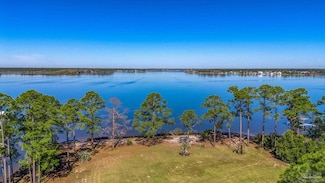 8120 Blackwater Dr, Milton, FL 32583