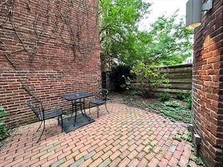108 Gainsborough St Unit 4W, Boston, MA 02115