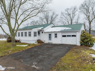 407 E Hillcrest Dr, Bloomsburg, PA 17815