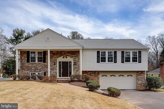 2901 Hideaway Rd, Fairfax, VA 22031