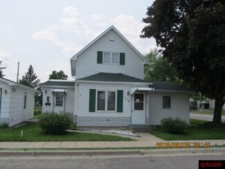 112 Summit Ave, Hanska, MN 56041