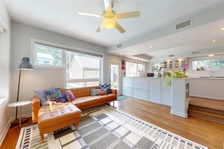 2737 Werlein Ave, Houston, TX 77005