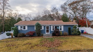 401 Lake Shore Dr, Warwick, RI 02889