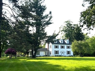 194 River Rd, Walden, NY 12586