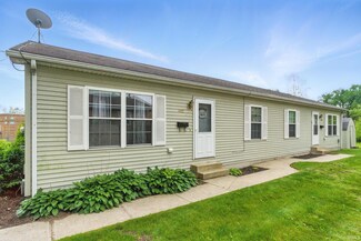 402&404 W Carroll St, Syracuse, IN 46567