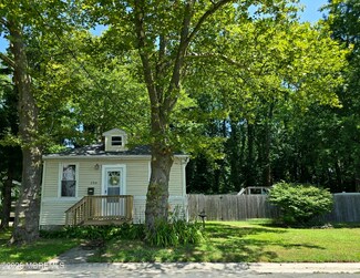 250 Forest Ave, North Middletown, NJ 07748