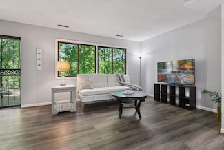 5545 E Bavarian Pass Unit A, Minneapolis, MN 55432