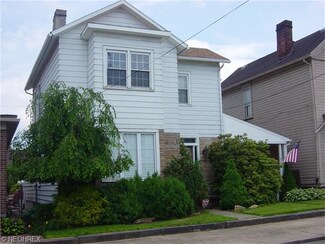 321 10th St, Wellsville, OH 43968