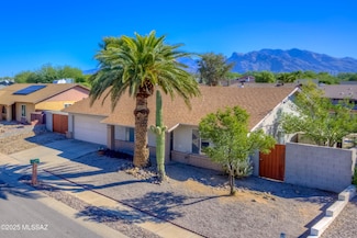 8300 N Bayou Dr, Tucson, AZ 85741
