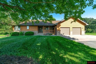 52718 Foxtail Ln, Lake Crystal, MN 56055